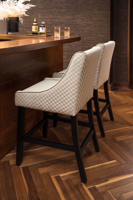 Chatsworth Thekenhocker – Kreideweiß – Diamant-view3