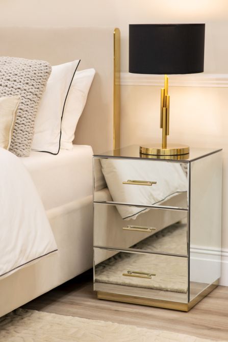 Harper Gespiegeld Nachtkastje met Champagne Gouden Details - Beeld #0