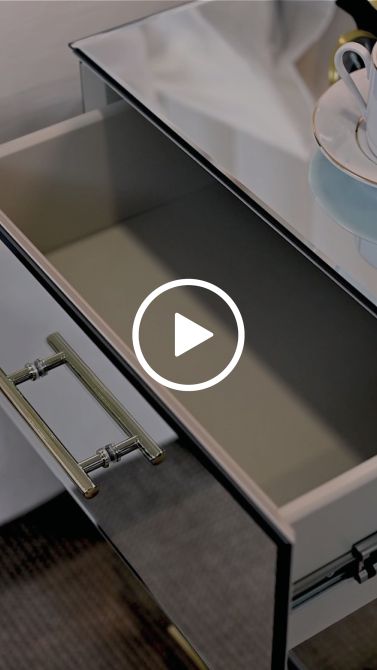 Harper - Mesa auxiliar con espejo - detalles en oro champán-view3