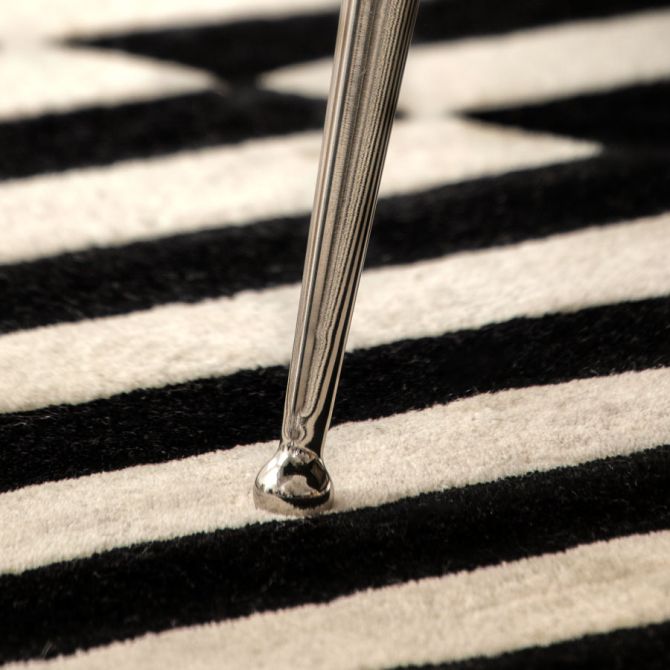 Mason Cama Negra - Patas Plateadas Brillantes -view4