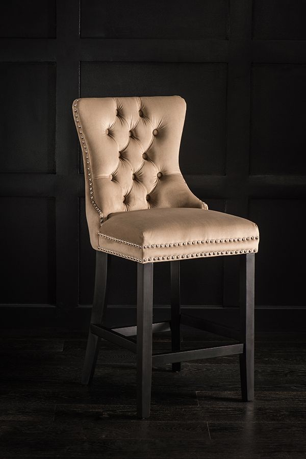 bar stool/ Buttoned bar stool/ elegant bar stool