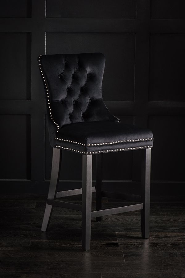 bar stool/ Buttoned bar stool/ elegant bar stool