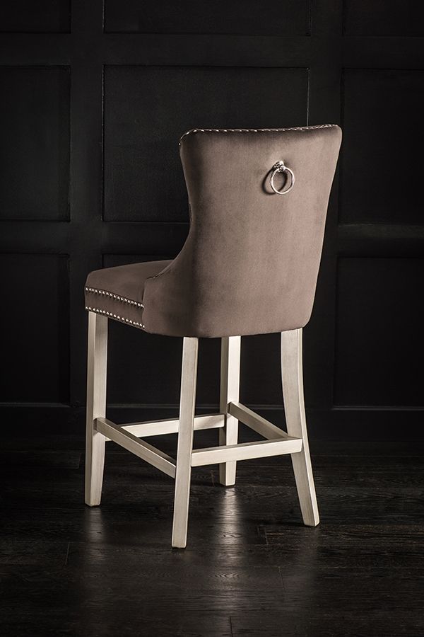 bar stool/ Buttoned bar stool/ elegant bar stool